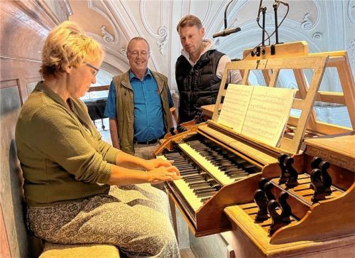 Kirchenmusikerin Leni Feichtner lässt die historisch bedeutende Pfaffenhofener Orgel erklingen.Foto Heinz