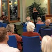 Lea Singer liestaus „Die Heilige des Trinkers“