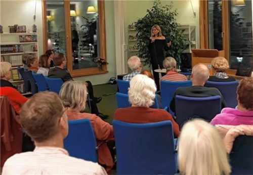 Lea Singer las im Rahmen der Literaturtage in der Stadtbücherei vor. Foto re