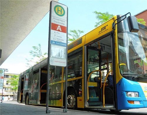 Pendler müssen sich ab Dezember auf zahlreiche Änderungen im städtischen Busverkehr einstellen. Foto Aerzbäck