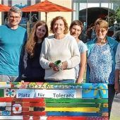 „Platz für Toleranz“ vor der Stadtbibliothek