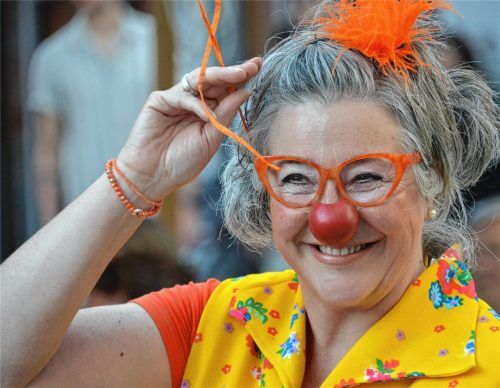 Sie ist ungewöhnlich anders: „Rosali Sonnenschein“ (Heike Zach), die Clownin mit Sonne im Herzen. Foto Zach