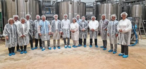 Sitzung in Schechen: Die Ausschussmitglieder besuchen die Firma Jeneil Bioproducts GmbH.Foto ihk münchen