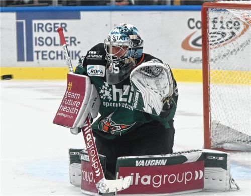 Starbulls-Torhüter Oskar Autio steht auch im siebten Punktspiel der Saison zwischen den Pfosten.Foto Hans-Jürgen Ziegler