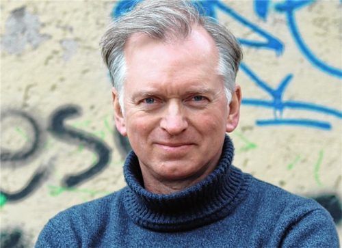 Tritt am heutigen Donnerstag zum Auftakt des Kulturherbstes in Feldkirchen-Westerham auf: Kabarettist Christian Springer. Foto Sina-Maria Schweikle