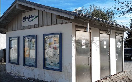Weil die Reinigung der immer wieder mal stark verdreckten öffentlichen Toiletten am Bruckmühler Bahnhof den Reinigungskräften (Symbolbild) nicht mehr zugemutet werden kann, hat die Marktgemeinde jetzt reagiert. Foto Weinzierl