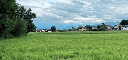 Rund 80000 Quadratmeter umfasst das Areal im Nordosten Kolbermoors, auf dem das neue Quartierszentrum entstehen soll. Foto  Lagler