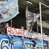 Blaue Gala, aber die Fans sehen rot