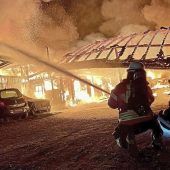 Lagerhalle in der Hallertau brennt komplett aus