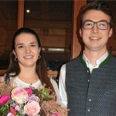 Marina und Johann führen in Aschau