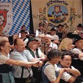 Bayerische Tanzfreude beim Kathreintanz entfacht