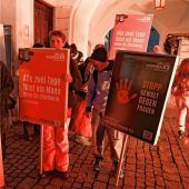 Rosenheim setzt am Internationalen Tag gegen Gewalt an Frauen ein Zeichen