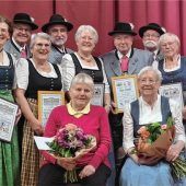 Kathreintanz mit Mitgliederehrung im gut gefüllten Saal