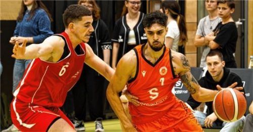 Adrian Mitchell avancierte mit 20 Punkten zum Traunsteiner Topscorer. Foto Simon Brommer/Chiemgau Baskets