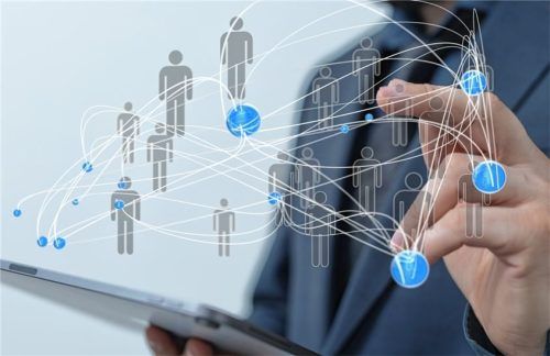 Alle Bereiche der regionalen Versorgung sind miteinander vernetzt – ebenso wie die Herausforderungen, die die jeweiligen Branchen beschäftigen. Foto adobestock.