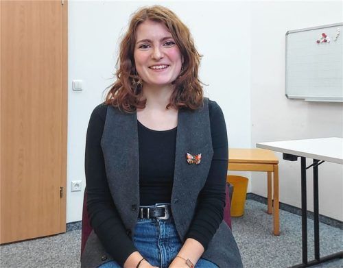 Amalia Schlögel (18) liebt den Bundesfreiwilligendienst. Sie arbeitet bei der Asylhilfe in Bruckmühl und kommt dabei mit den unterschiedlichsten Menschen in Kontakt. Foto Beuerlein