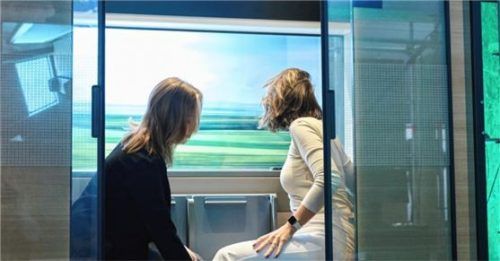 Bahnfahren: eigentlich eine schöne Sache. Doch die Probleme häufen sich, insbesondere bei der Pünktlichkeit. Foto dpa