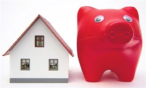 Bei der Finanzierung einer Immobilie hilft nicht nur das Sparschwein. Foto Andrea Warnecke/Dpa