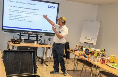 Beim kürzlich stattgefundenen Präsenzkurs bekamen die Teilnehmer einen ersten Eindruck, wie das Online-Angebot aussehen wird. Foto stache