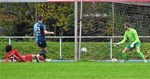 Das 1:1: Steven Khong-In rutscht in den Ball und trifft zum Ausgleich.Foto Ziegler