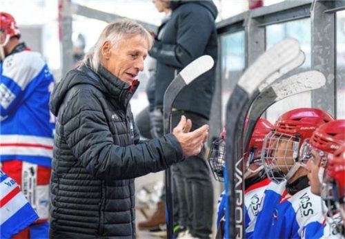DEC-Trainer Pino Dufter erwartet schwere Gegner.Foto Wukits