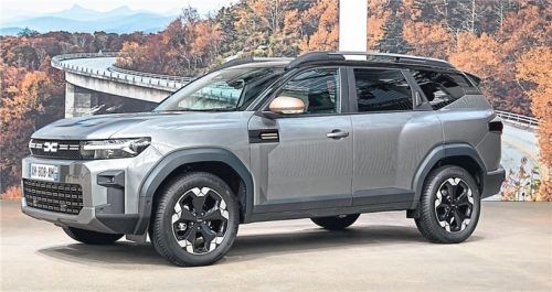 Der Name sagt alles: Mit 4,57 Metern Länge, 1,71 Metern Höhe und einer Leistung von bis zu 155 PS bringt der neue Dacia Bigster die Marke in eine neue Dimension – er soll auch in der Topversion weniger als 30000 Euro kosten. Foto Dacia