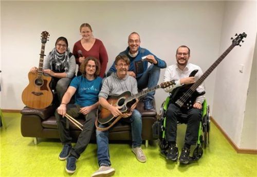 Die Band TeaCup: (von links) Margit Benz, Christine Bielmeier, Korbinian Payer, Peter Weber, Pit Fürleger, Korbinian Schwägerl. Foto  Weber