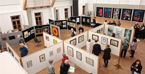 Die Bruckmühler Freizeitkünstler stellen erstmals in der Kulturmühle aus.Foto re
