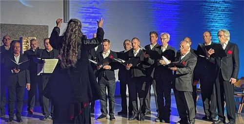 Die Rosenkavaliere und Dirigentin Anja Schwarze-Janka.Foto kirchner