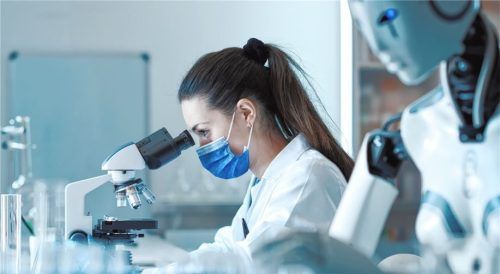 Digitale Daten, künstliche Intelligenz oder Robotik werden in Zukunft die Ärzte unterstützen.