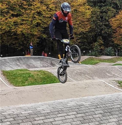 Florian Gfäller senior war der erfolgreichste Kolbermoorer Fahrer des Jahres in der BMX-Bayernliga.Foto Benjsamin Fuchs