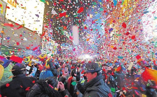 Frohes neues Jahr: New York ist ein beliebtes Ziel für Reisen rund um Silvester (gr. Foto). Aber es gibt noch andere tolle Ziele. Fotos picture alliance/dpa/AP/Adam Hunger, Panthermedia/VitalikRadko
