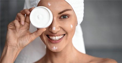 Im Winter braucht die Haut besondere Pflege.Foto Adobe Stock