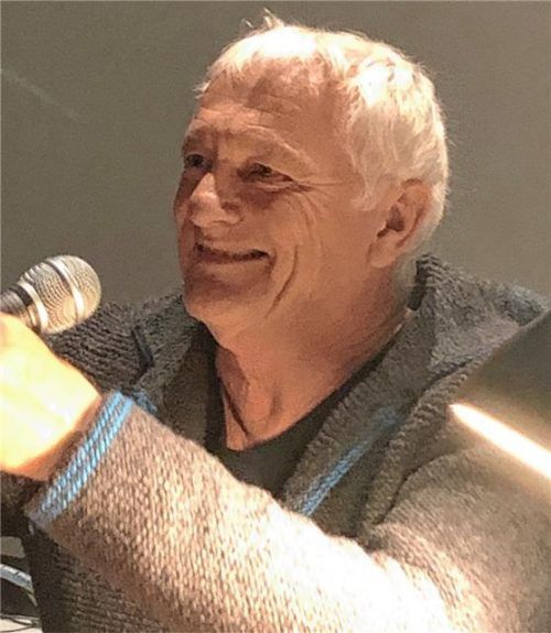Josef Brustmann bei seiner Lesung im Rahmen der Aiblinger Literaturtage 2024.Foto Bößwetter