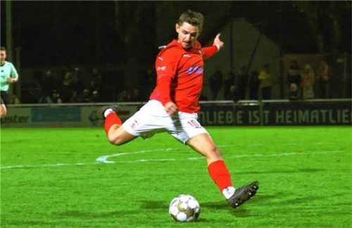 Macht es Michael Barthuber erneut? Beim Hinspiel-Sieg in Schwaig traf der Wasserburger zum 2:0.Foto mb.presse