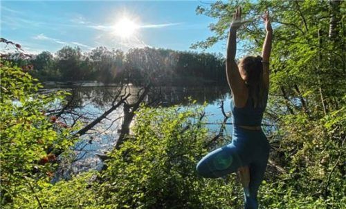 Mit Yoga Körper und Geist in Einklang bringen. Foto re