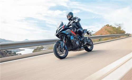 Power nicht nur für die Rennstrecke: Die 201 PS starke BMW M 1000 XR macht im Alltag eine erstaunlich gute Figur. Foto BMW