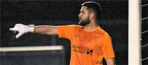 Priens Torwart Davor Subotic: „Hart trainieren und gut und konzentriert spielen – dann passt es.“Foto Franz Ruprecht