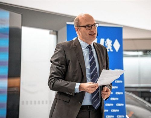 Professor Dr. Gregor Kirchhof, Professor für Öffentliches Recht, Finanz- und Steuerrecht und Direktor des Instituts für Wirtschafts- und Steuerrecht an der Universität Augsburg, erläuterte die Hintergründe der Schuldenbremse.Foto  InAlpinus Design