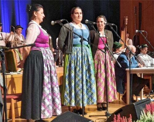 Sang Lieder von der Alm: der Weber-Häusler-Dreigesang.Foto sedlbauer