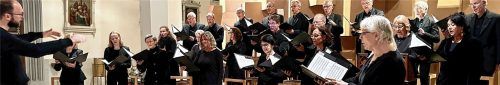 Schwebende Klänge produzierte der Kammerchor Rosenheim unter der Leitung von Christoph Ryser.Foto janka