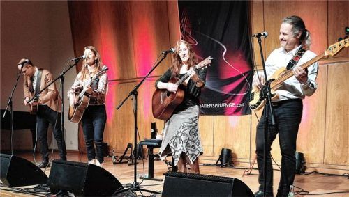 Sorgten bei ihrem Publikum für gute Laune: Roger Szedalik, Suzie Candell, Beth Wimmer und Mike Bischof. Foto Auer