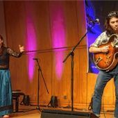 Stimmenzauberin und Saitenvirtuose