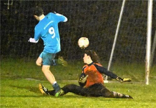 Tor durch Holzland-Akteur Luca Reiner, der im Finale zweimal erfolgreich war.Foto Franz Ruprecht