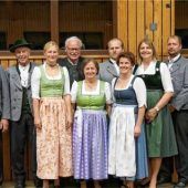 Tänze, Musik und Ehrungen