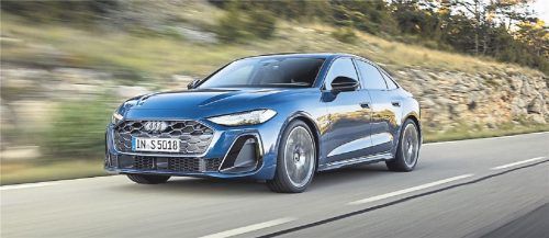Zahlenspiele: Audi bezeichnet künftig Elektroautos mit geraden und Verbrennermodelle mit ungeraden Zahlen – aus dem A4 wird also der A5, der nun größer und mit neuem Design an den Start geht. Foto Audi