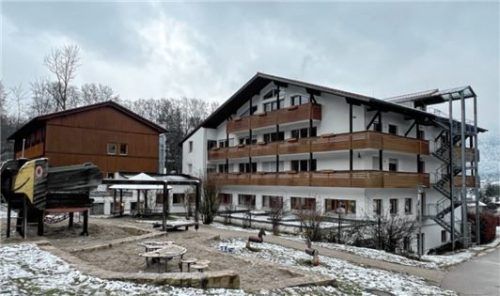 600 Mütter und etwa 1000 Kinder kommen im Jahr in die Klinik Sonnenbichl, um Kraft zu schöpfen.