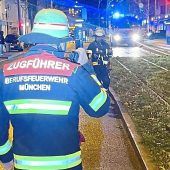Bus bleibt auf Tram-Spur liegen