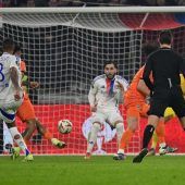 Frankfurt verliert Topspiel in Lyon