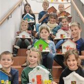 Kinder zaubern Wichtelhäuser